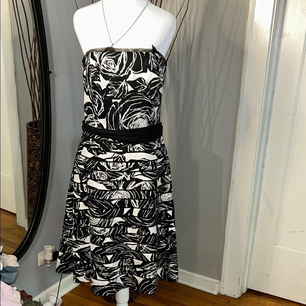Black and White Strapless Sundress for Wedding Guests